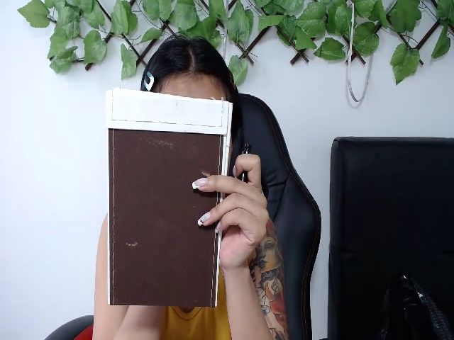 Live sex webcam photo for Miiaafox #271087229