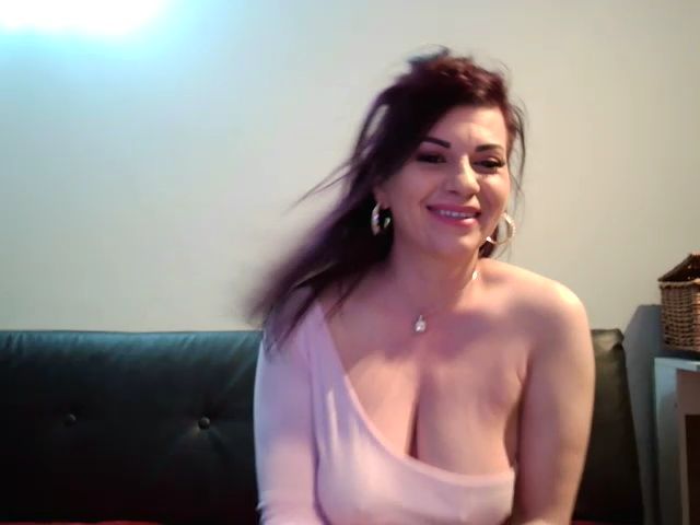 Live sex webcam photo for SweetVickyy #271094756