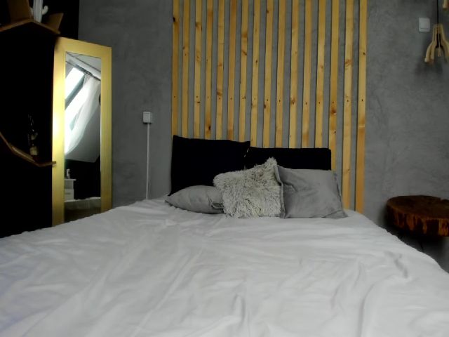 Live sex webcam photo for Redkendra #271083648