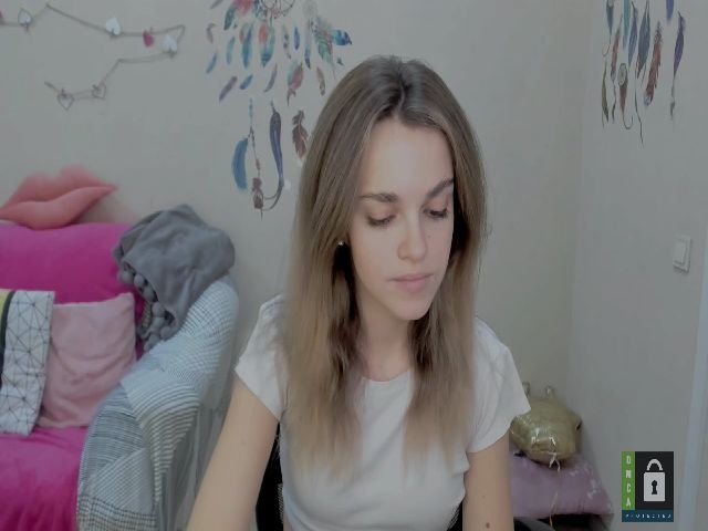 Live sex webcam photo for LoreinKis #271087447