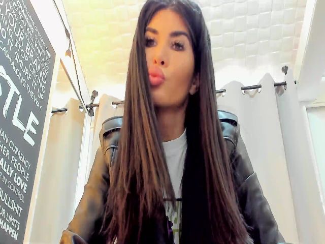 Live sex webcam photo for Emma_d #271084307