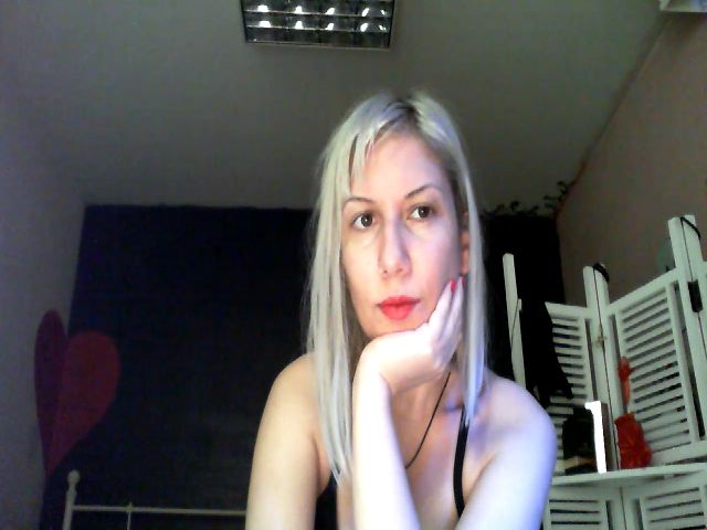 Live sex webcam photo for Marvel33 #271079575