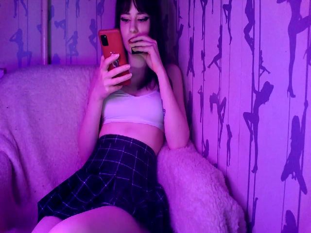 Live sex webcam photo for CandyWWet #271088142