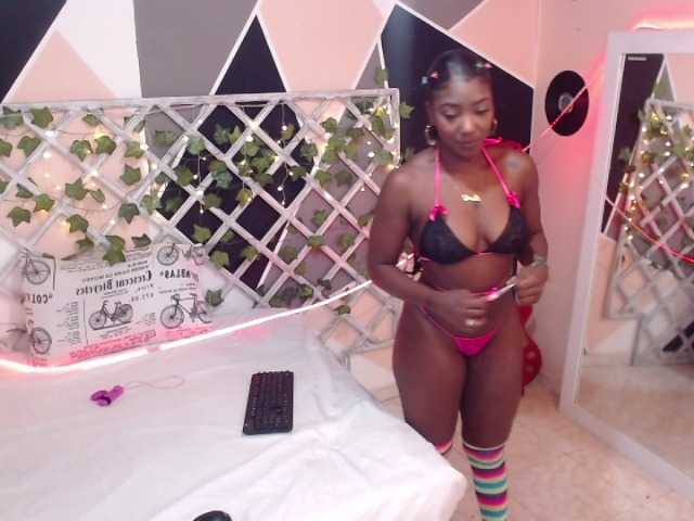 Live sex webcam photo for sofia-colins #271086704