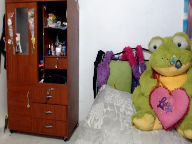 Live sex webcam photo for AnieHorny #271079438