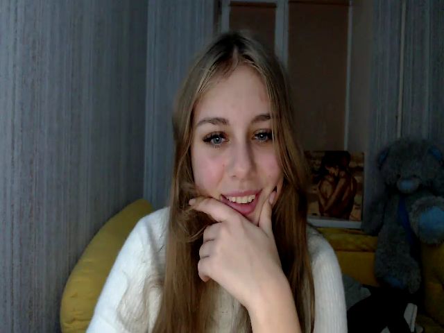 Live sex webcam photo for Aeritta #271092788