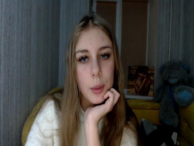 Live sex webcam photo for Aeritta #271093531