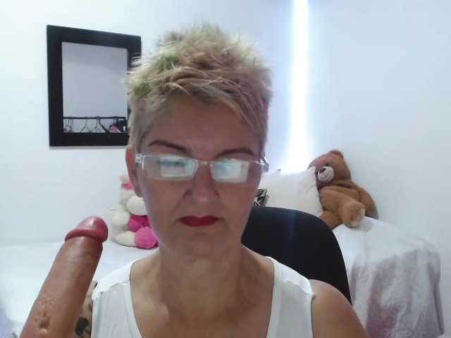 Live sex webcam photo for bety-cum2 #288017297