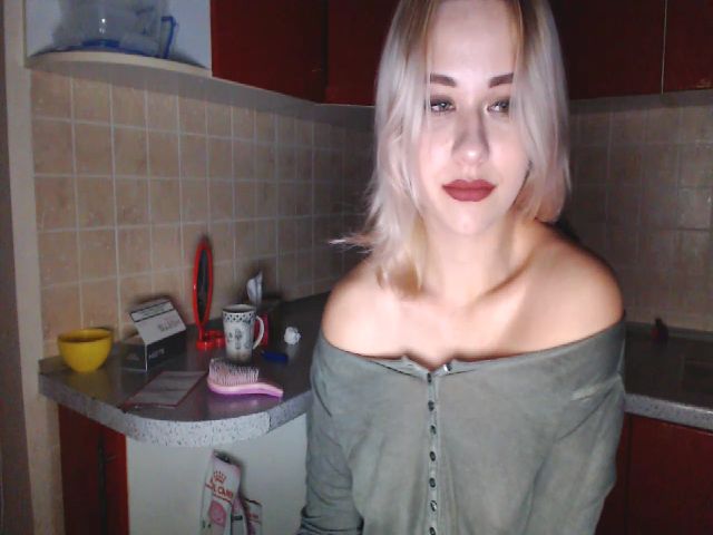 Live sex webcam photo for LeyaRoyal #271080008