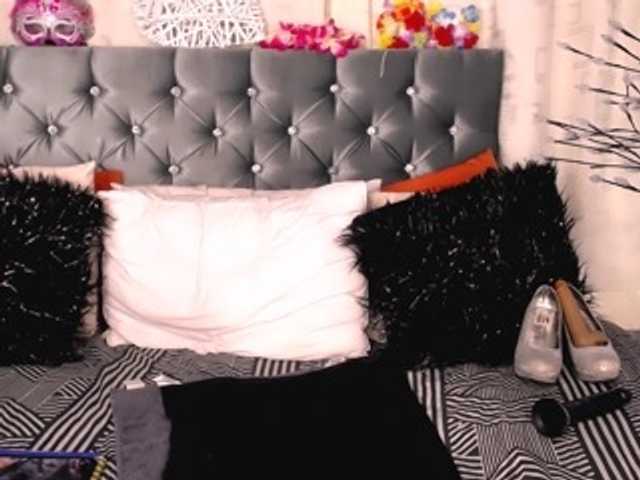 Live sex webcam photo for pilijenner #271078383