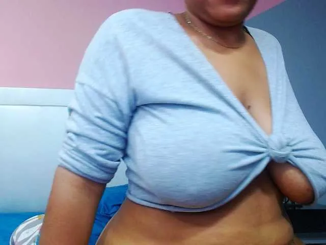 Live sex webcam photo for CorinaStone #271090718