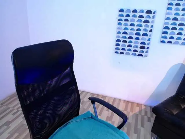 Live sex webcam photo for XimenaCollin #271078888