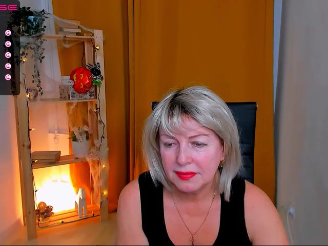 Live sex webcam photo for Samantha_Si #271085215