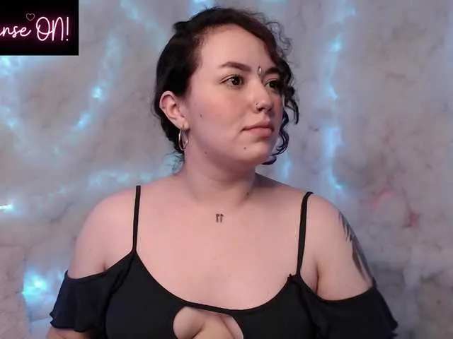 Live sex webcam photo for Vitoriaruh #271078737