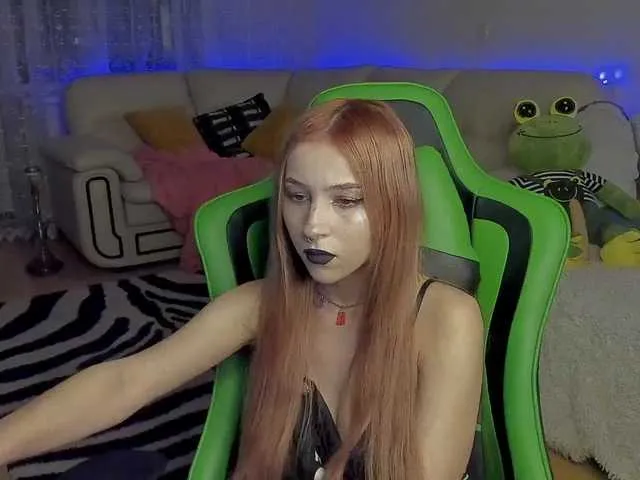 Live sex webcam photo for Greedy-Kim5 #271090594