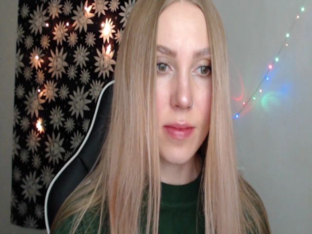 Live sex webcam photo for MagicElfie #271092113