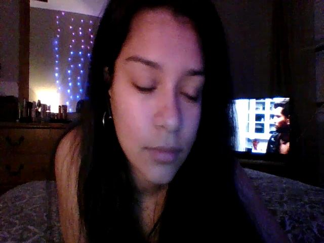 Live sex webcam photo for Adrianaxo1 #271079740