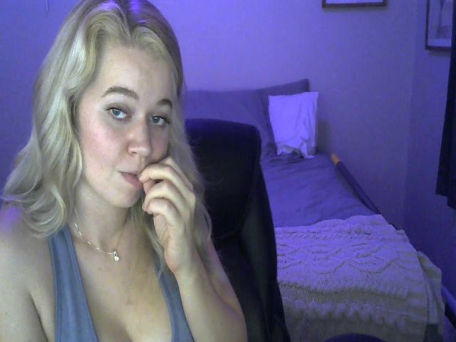 Live sex webcam photo for Kitt3ycat #271080669