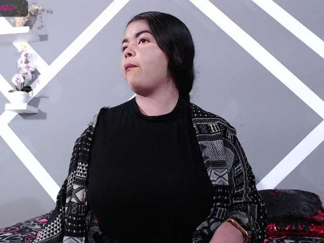 Live sex webcam photo for emma-lo #271086744