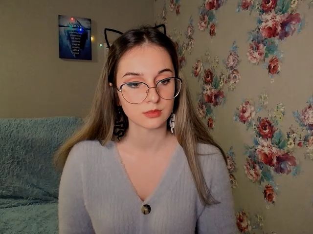 Live sex webcam photo for NewMellow #271094161