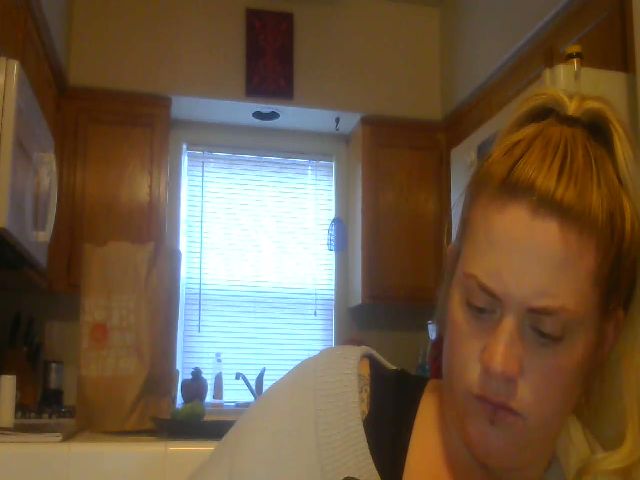 Live sex webcam photo for AmyLove53 #271078051