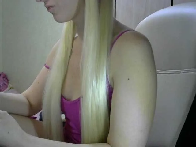 Live sex webcam photo for VIPGERL99 #271108615