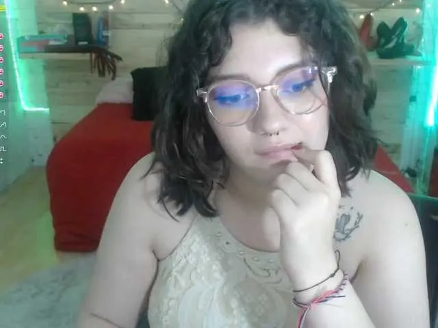 Live sex webcam photo for Maggie-evans5 #271109144