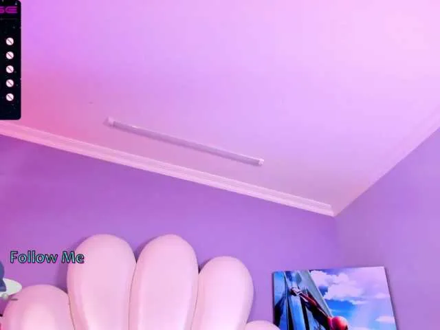 Live sex webcam photo for EvyanaKane #271108351