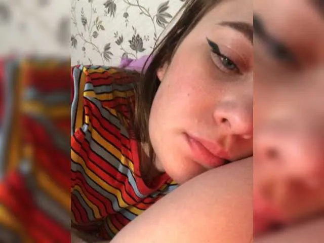 Live sex webcam photo for Mona-Liza #271095659