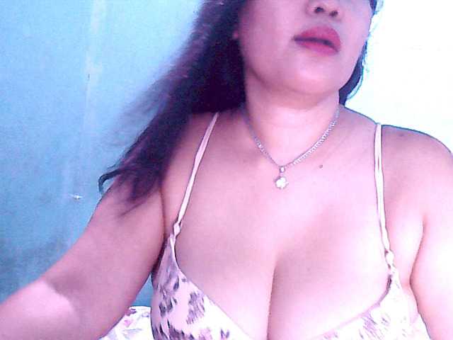 Live sex webcam photo for wildmom4u #271103874