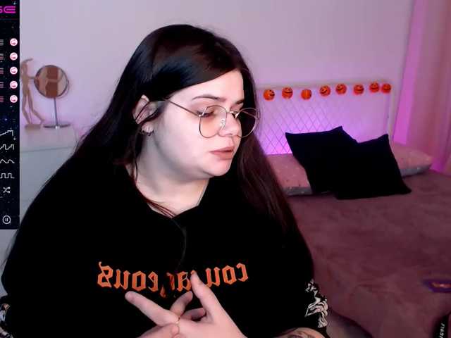 Live sex webcam photo for JoyOnee #271100710