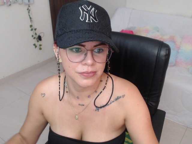 Live sex webcam photo for MILF-KAROL #271096525