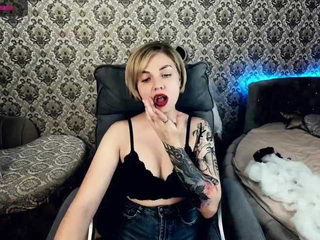Live sex webcam photo for SkyEyesss #271108038