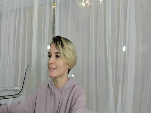 Live sex webcam photo for SashaaWild #271099468