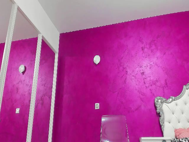 Live sex webcam photo for AimeeTeen #271098906