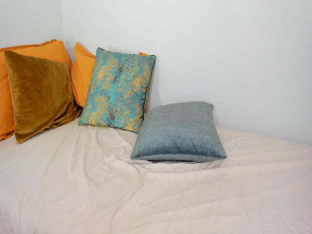 Live sex webcam photo for AoifeOneal #271110407