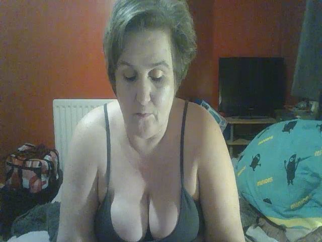 Live sex webcam photo for YUMMYMUMMY39 #271110746