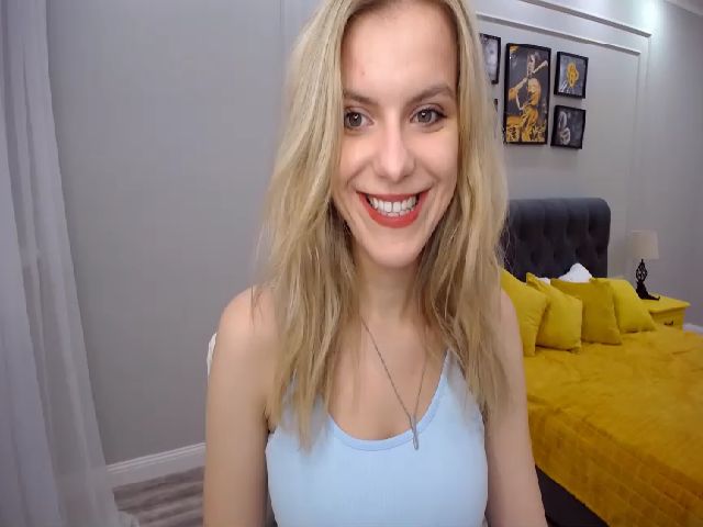 Live sex webcam photo for SolveMysecret #271109591