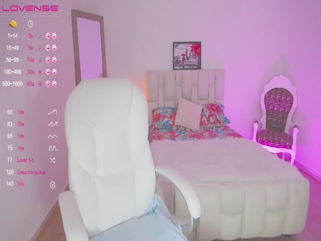 Live sex webcam photo for Karina_V #271098635