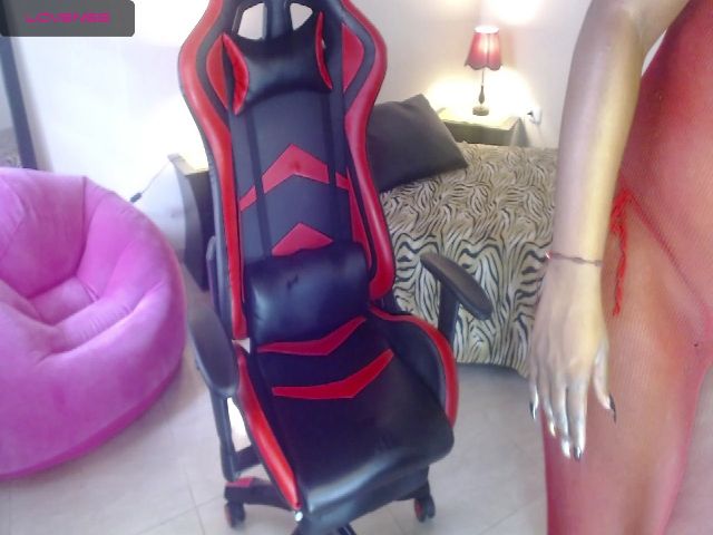 Live sex webcam photo for Canela01 #271105039