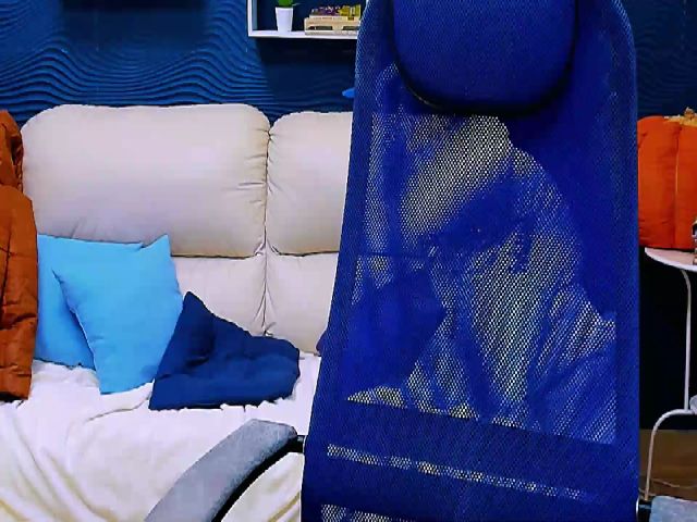 Live sex webcam photo for amyjune01 #271106285
