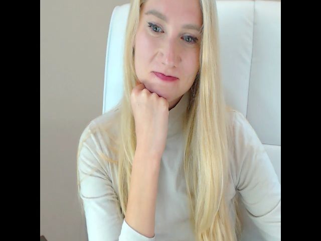 Live sex webcam photo for Miss_Sylvia #271105839