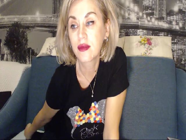 Live sex webcam photo for BiankaRay #271106807