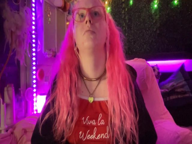 Live sex webcam photo for MsGrumpyCunt #271099556