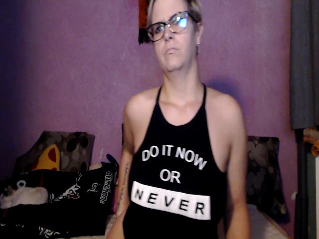 Live sex webcam photo for IamMiky #271111164