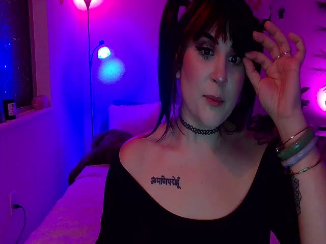 Live sex webcam photo for SailorRose8 #271101335