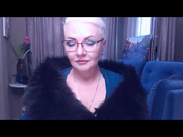 Live sex webcam photo for LadyXAnna #271104372