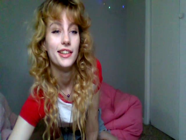 Live sex webcam photo for CherieHarlot #271097653