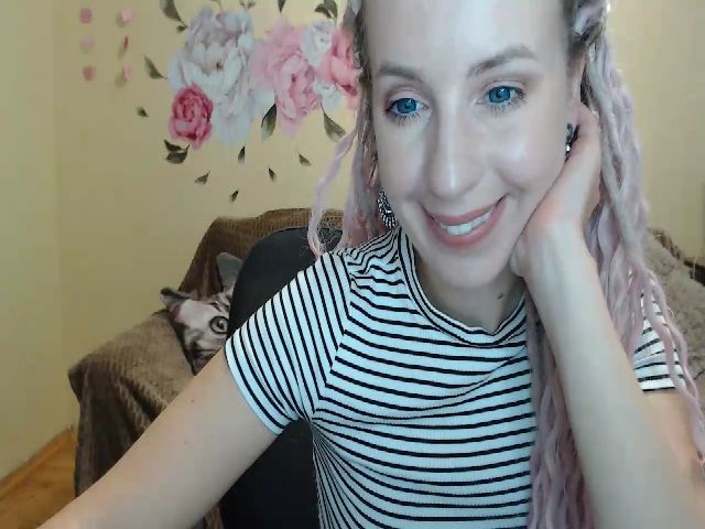 Live sex webcam photo for Amy_CuteBambi #271105841