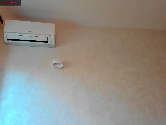 Live sex webcam photo for Kasey_Dee #271102257